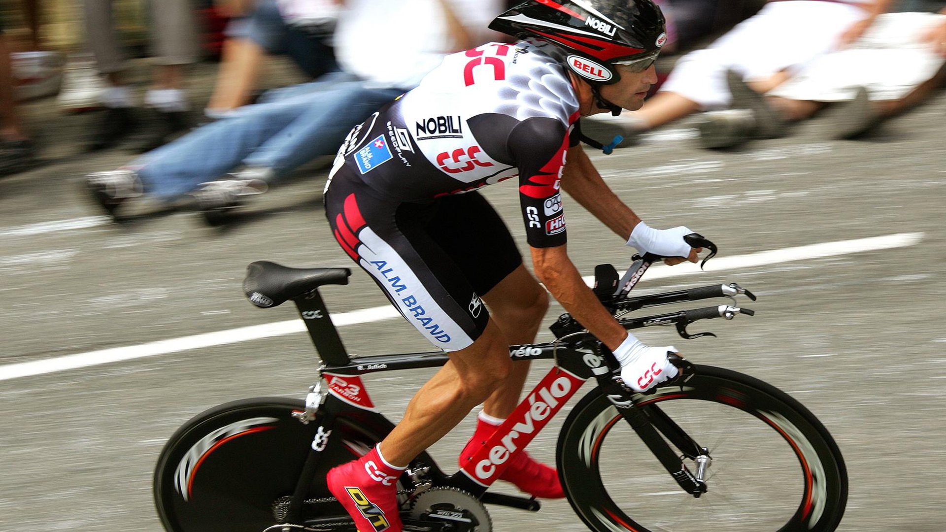 体育新闻中心记者实地连线,央视体育新闻记者