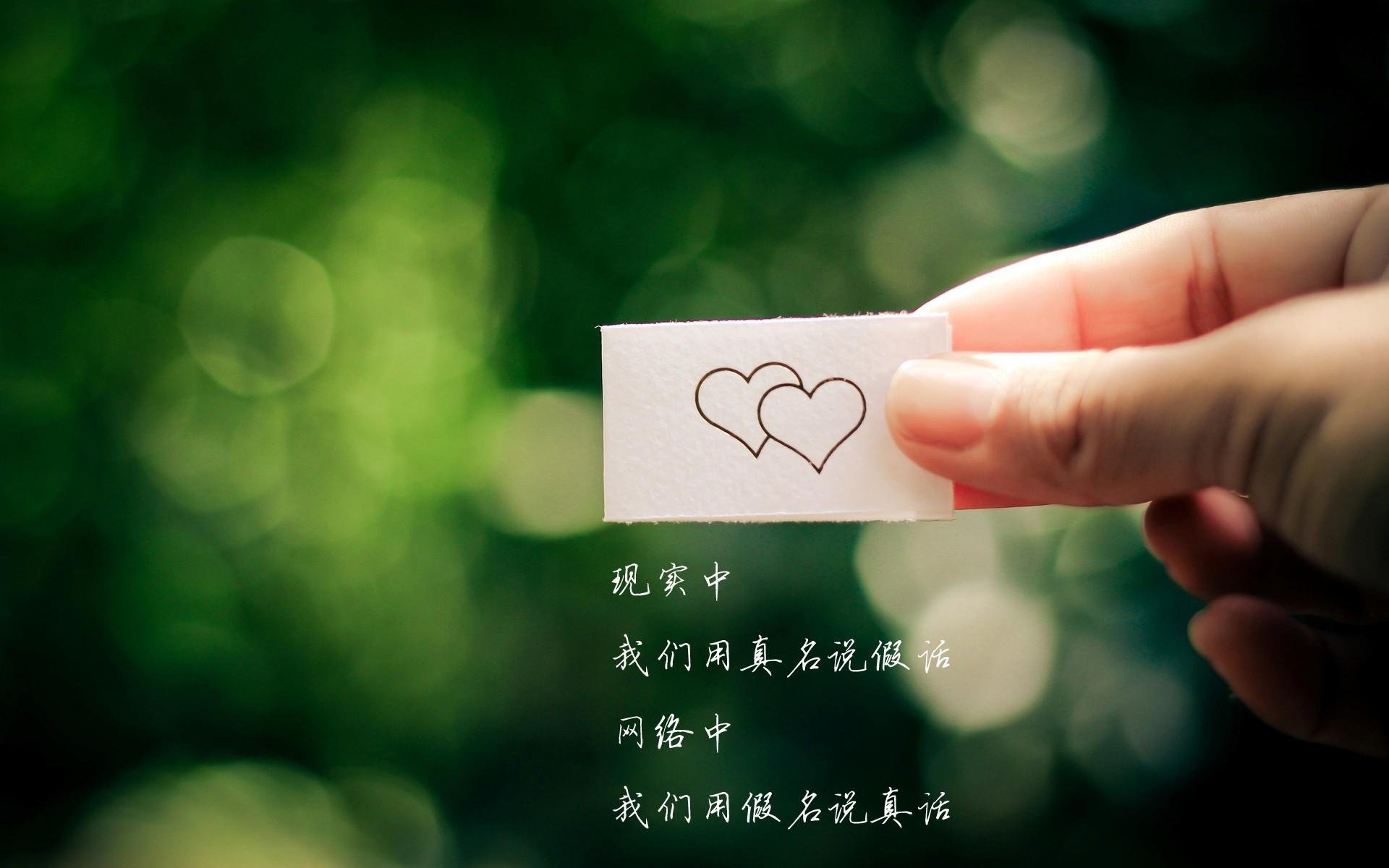 男子中长距离稳步前行,中长距离跑的动作要领