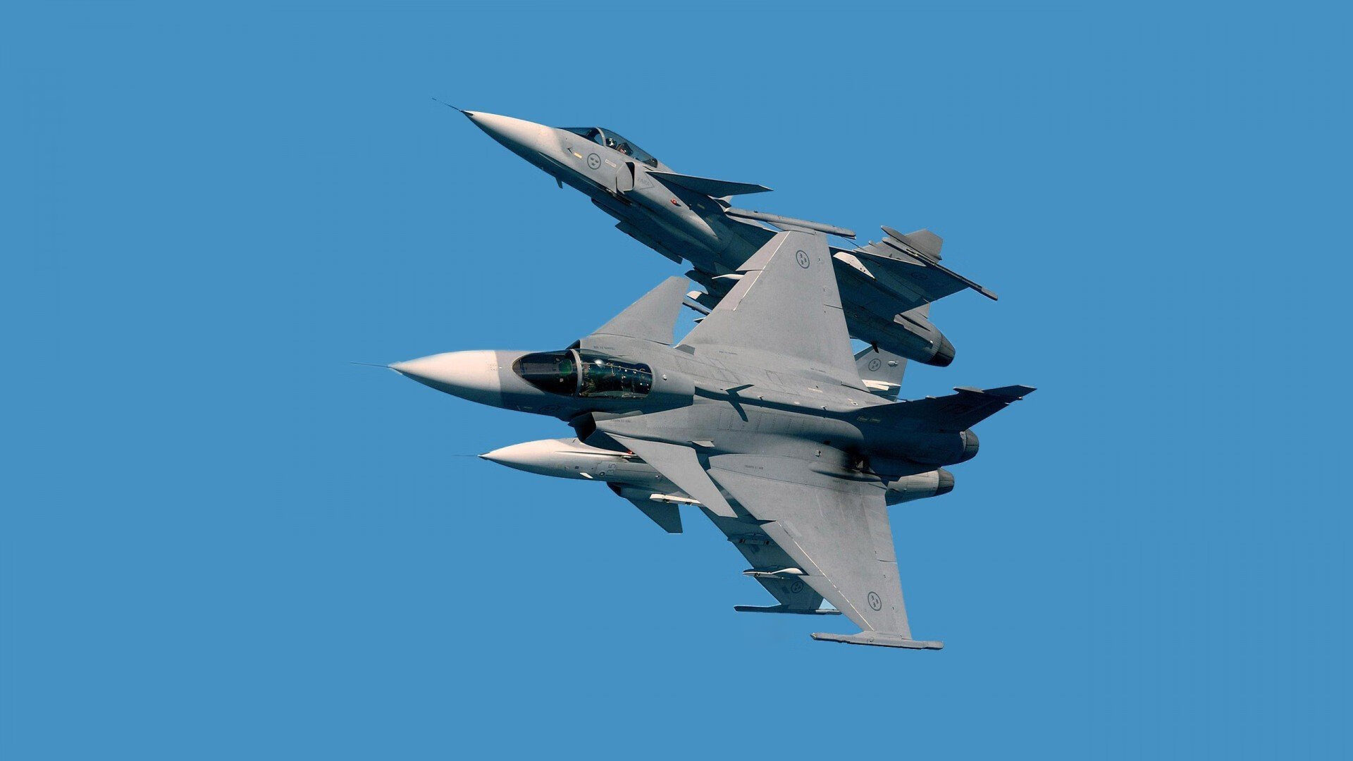 中超中场核心角色更加关键掌控比赛节奏和攻守转换，中超阶段