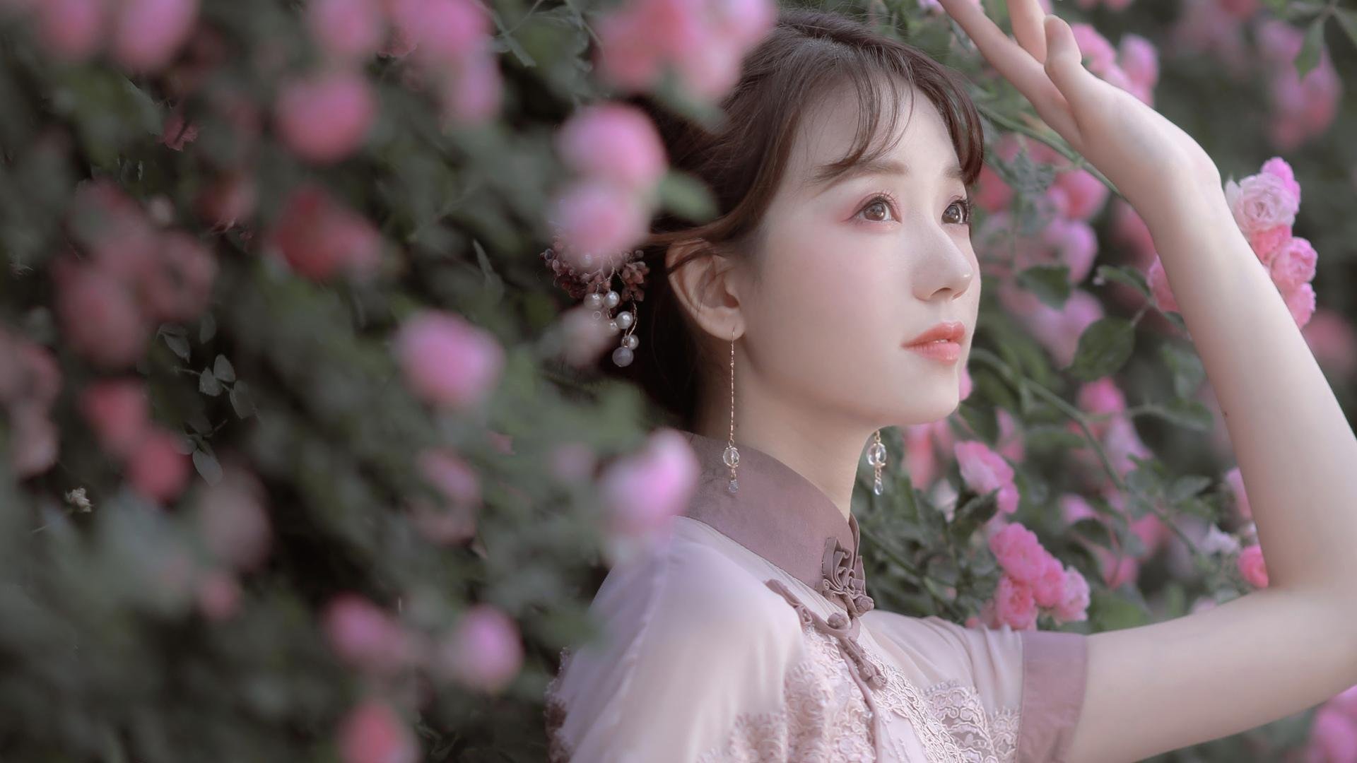 中超中场核心角色更加关键掌控比赛节奏和攻守转换，中超阶段